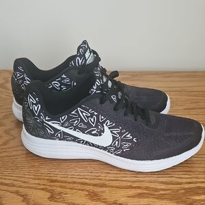 Nike Black and White Heart Pattern Sneakers
